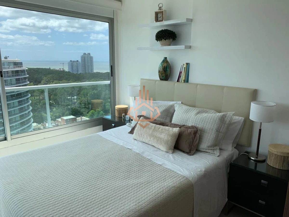 Venta Apartamento de 3 dormitorios con vista al mar.