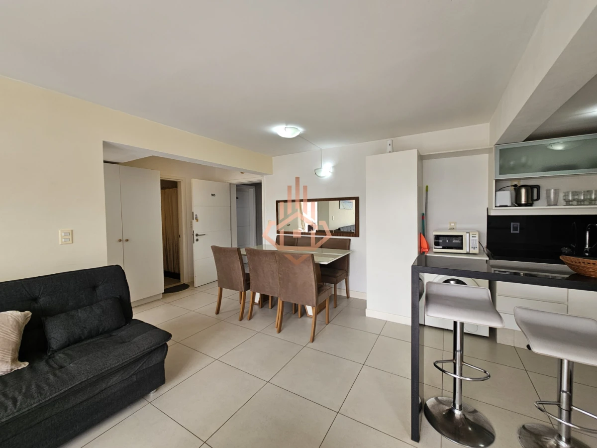 Se Vende Apartamento de Dos Dormitorios con Balcon y Vista en la Península