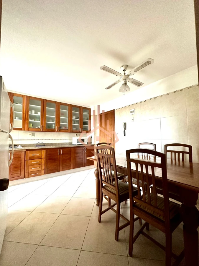 Venta Apartamento 3 dormitorios más dependencia sobre Roosevelt