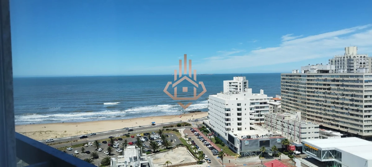 Apartamento en el icónico Torreón, con vista y ubicación excepcional