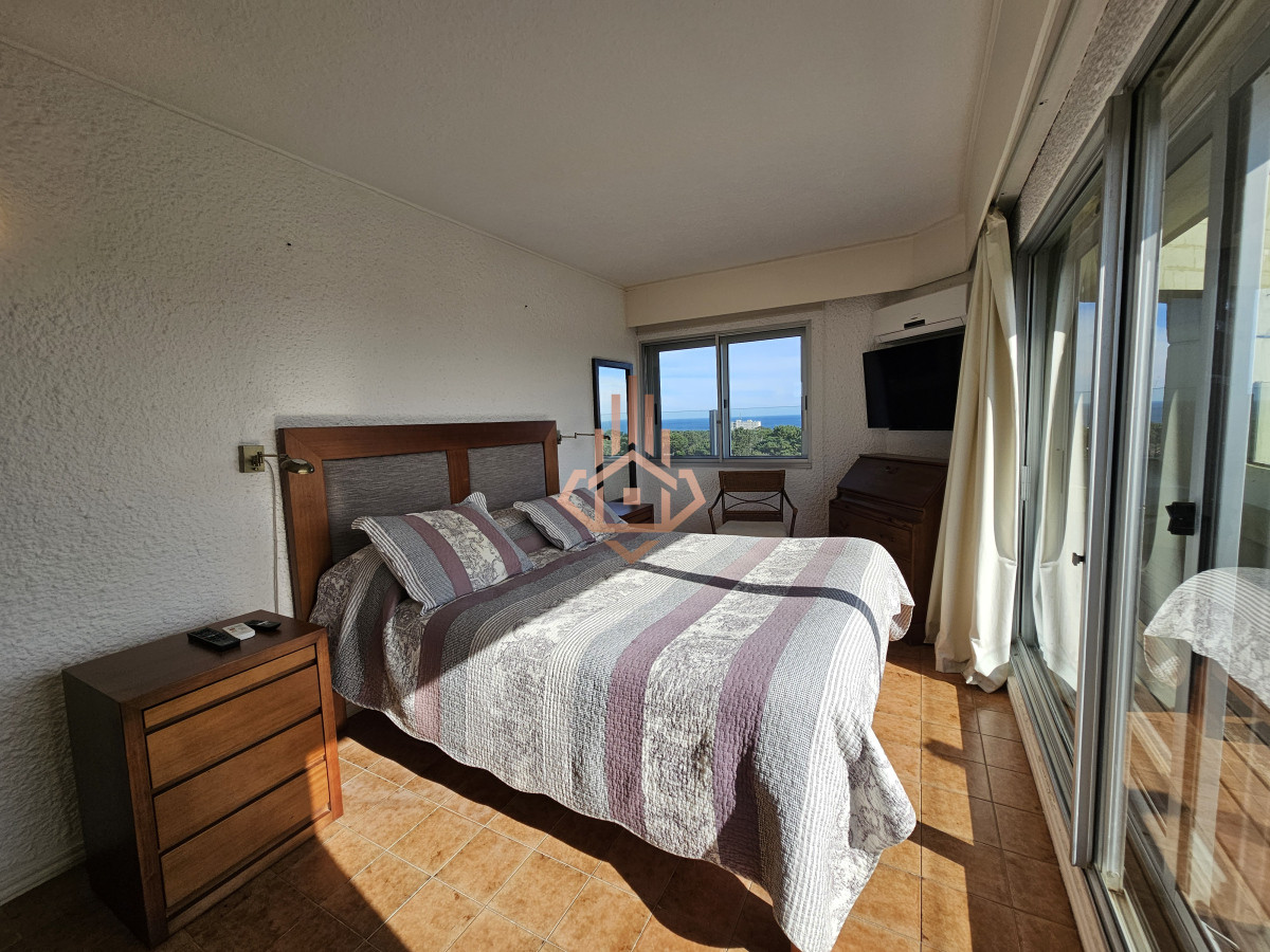 Penthouse en Roosevelt, Dos Cuartos, Dos Baños, 6 Personas, Psicina Cancha de Tenis