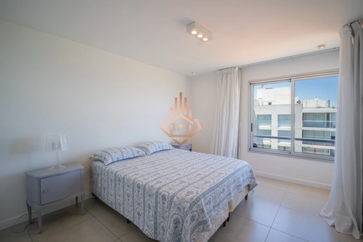 Venta Apartamento Penthouse 4 dormitorios, Frente al mar