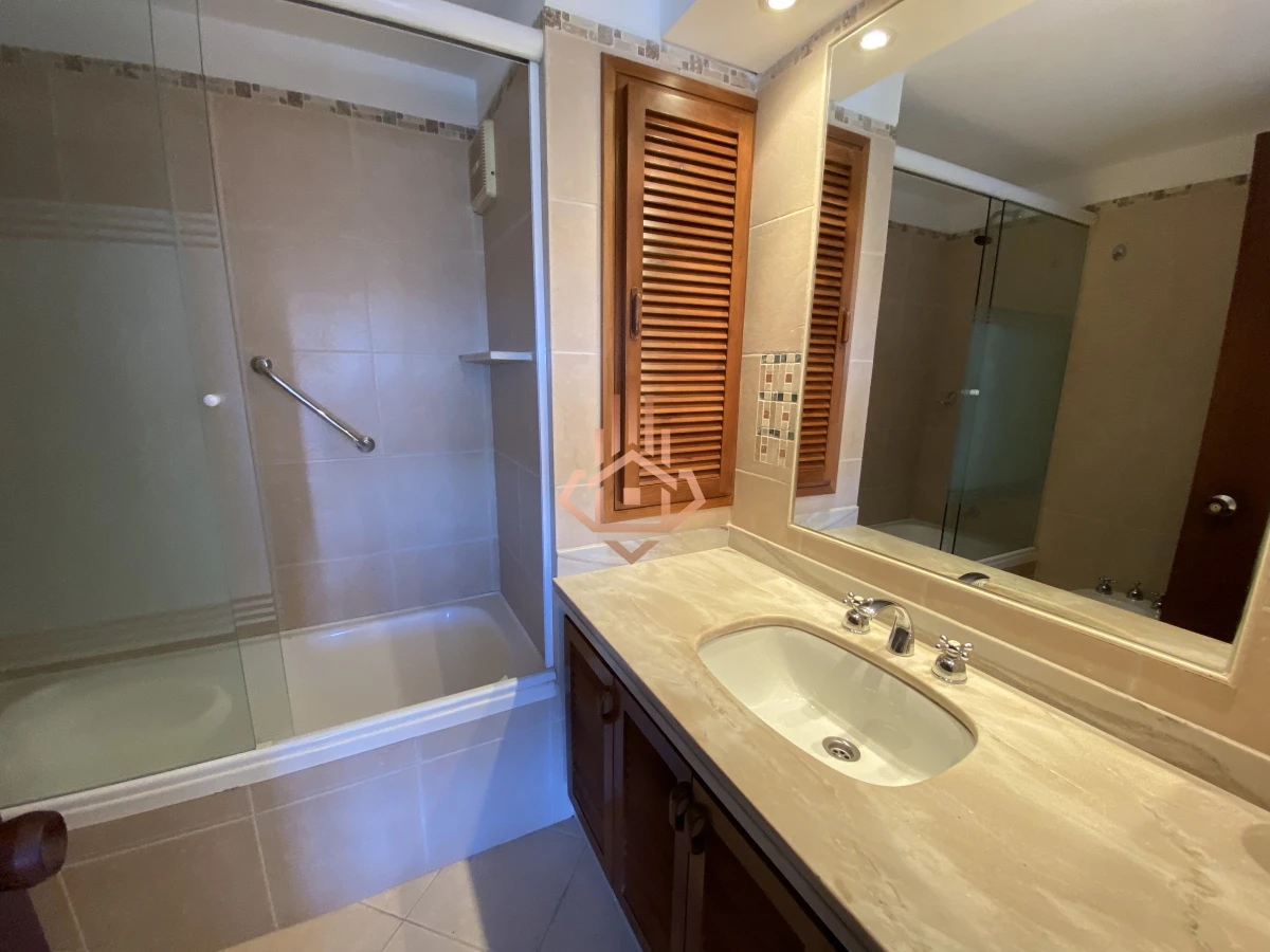 Venta Apartament 4 dormitorios,  Punta del este, Excelente ubicaciÃ³n.