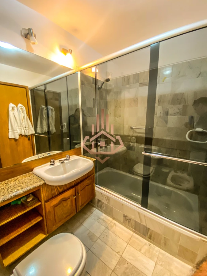 ¡Oportunidad única en Parada 3 de la Brava, Punta del Este! Apartamento 2 dormitorios y medio