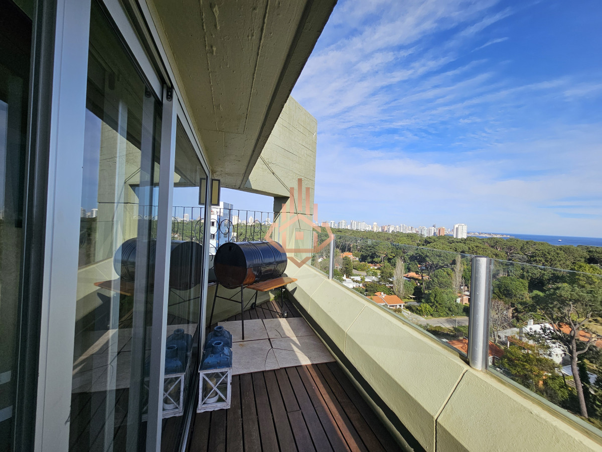Penthouse en Roosevelt, Dos Cuartos, Dos Baños, 6 Personas, Psicina Cancha de Tenis