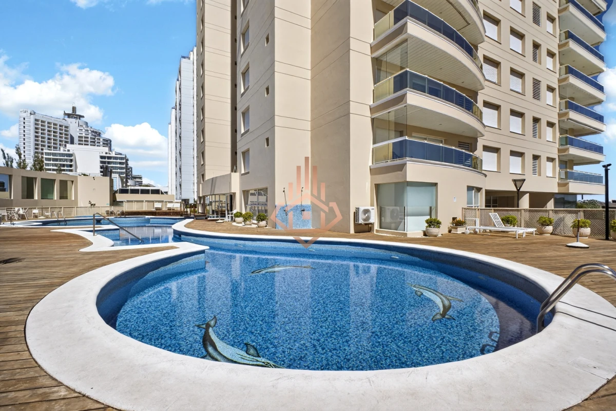 Venta apartamento 3 dormitorios 2 baños Coral Tower