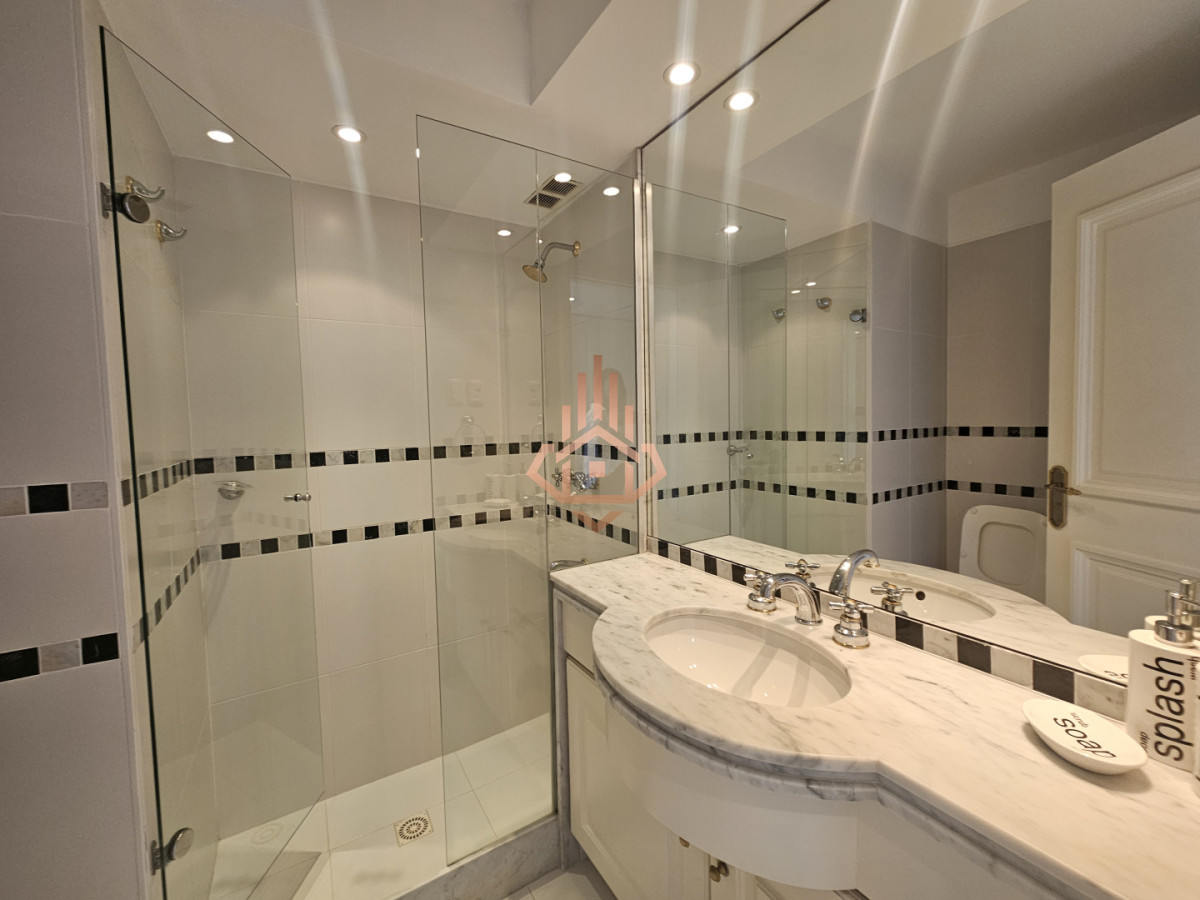 Se Vende Apartamento de 4 Dormitorios en Suite y Terraza Privada con Barbacoa Cerrada Balcon con Espectaculares Vistas