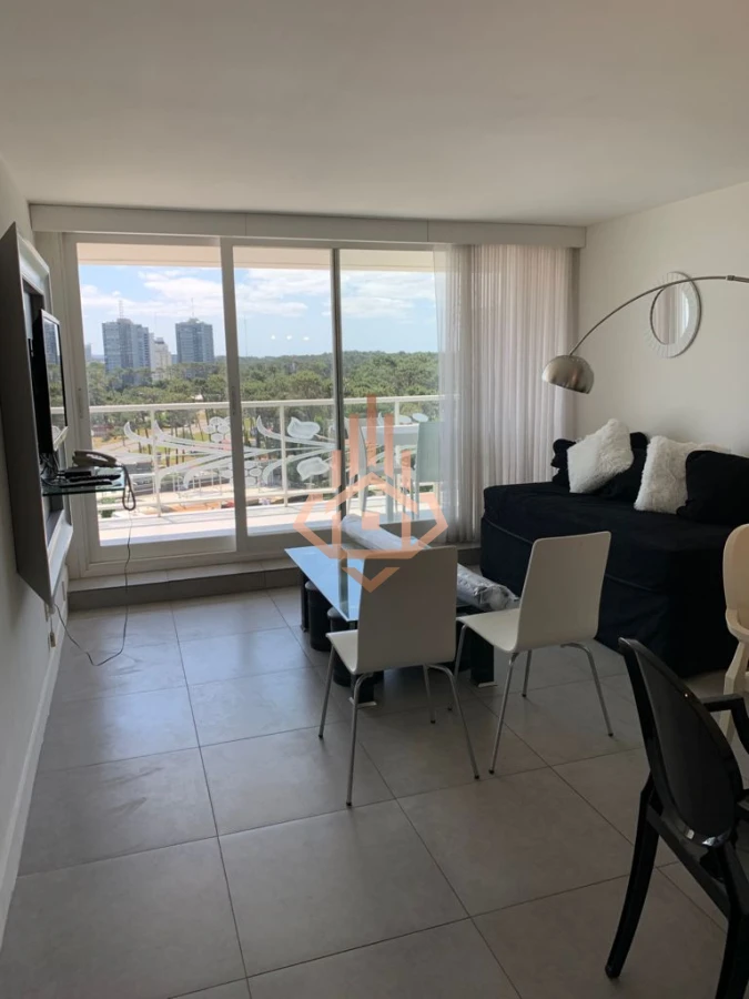 Venta en Punta del Este Edificio Yoo 1 Dormitorio y medio