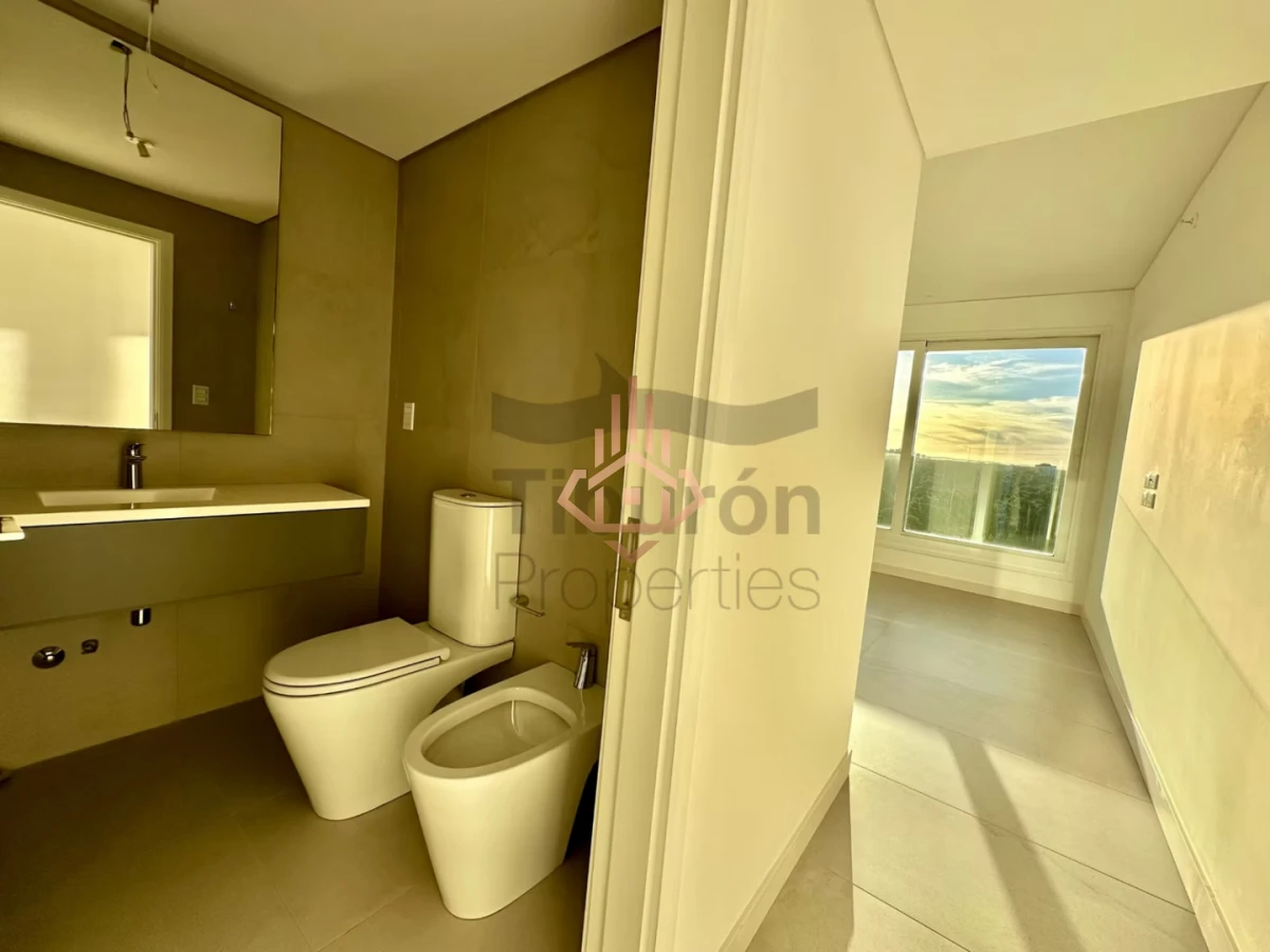 Le Parc III - Piso alto frente al mar