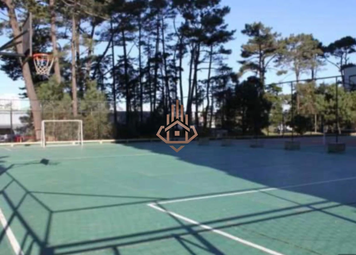 Venta Apartamento 3 dormitorios más dependencia sobre Roosevelt