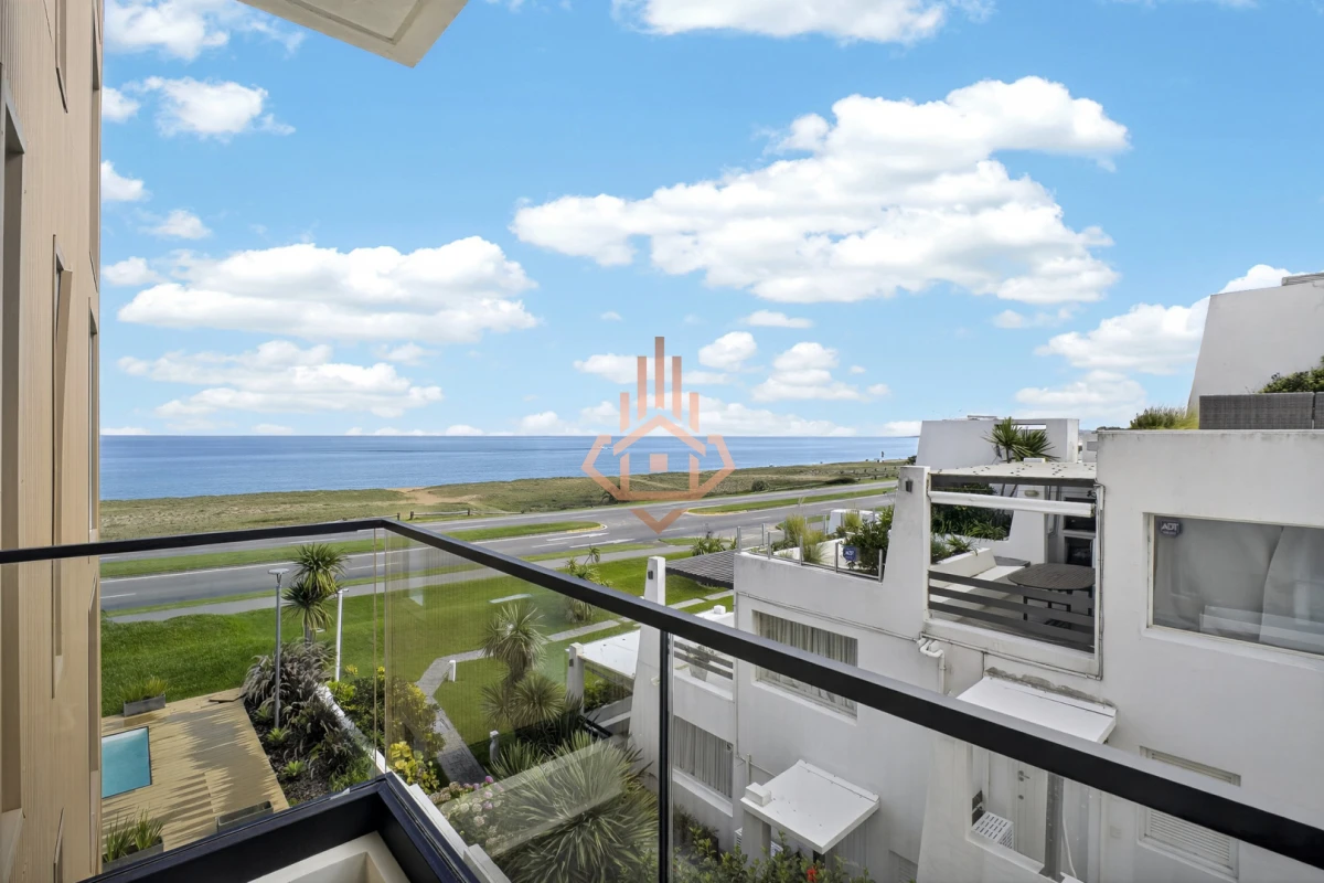 Venta apartamento de 3 dormitorios en suite, con vista al mar, primera Linea.