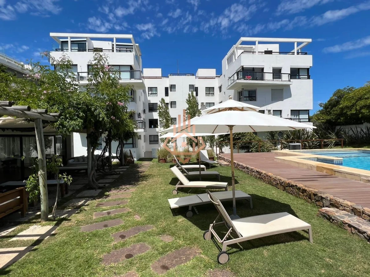 Se Alquila Espectacular Departamento Frente al Mar 4 Dormitorios Playa Brava Frente al Mar