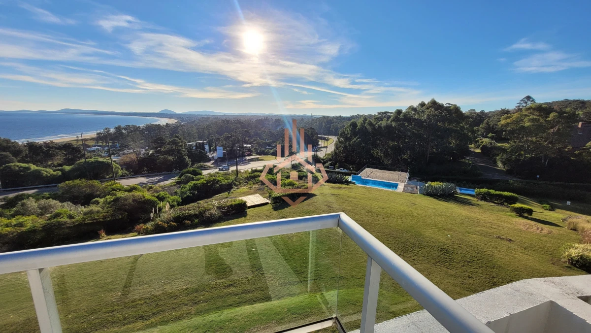 Apartamento en venta con la mejor vista panorámica en Punta Ballena