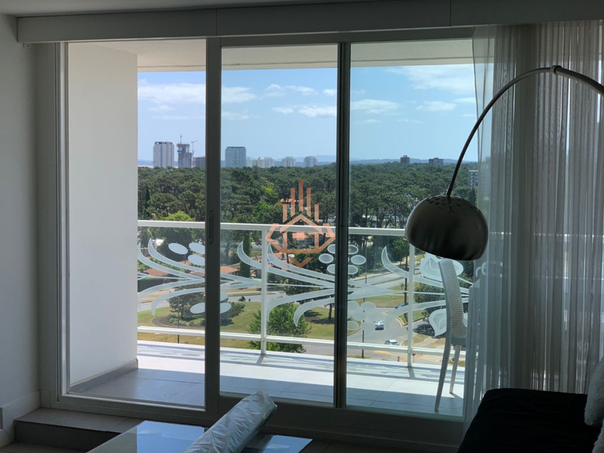 Alquiler en Punta del Este Edificio Yoo 1 Dormitorio y medio