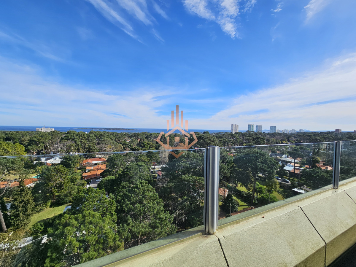 Penthouse en Roosevelt, Dos Cuartos, Dos Baños, 6 Personas, Psicina Cancha de Tenis