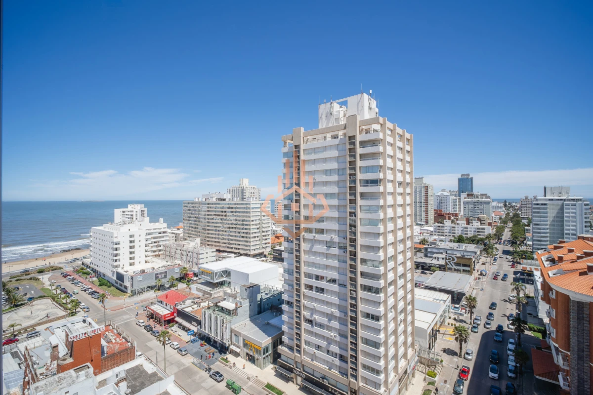 Apartamento en el icónico Torreón, con vista y ubicación excepcional