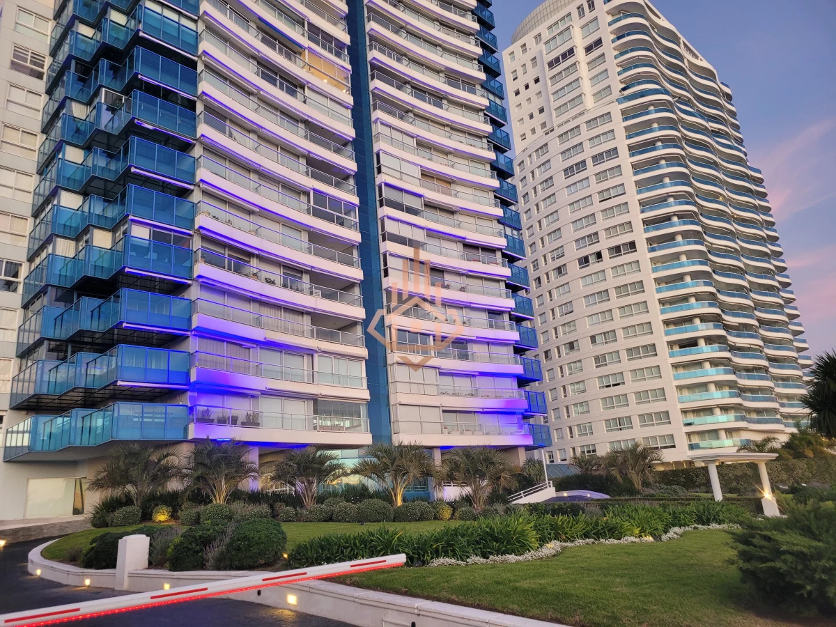 Residencia de lujo en venta frente al mar - Beverly Tower, Playa Mansa
