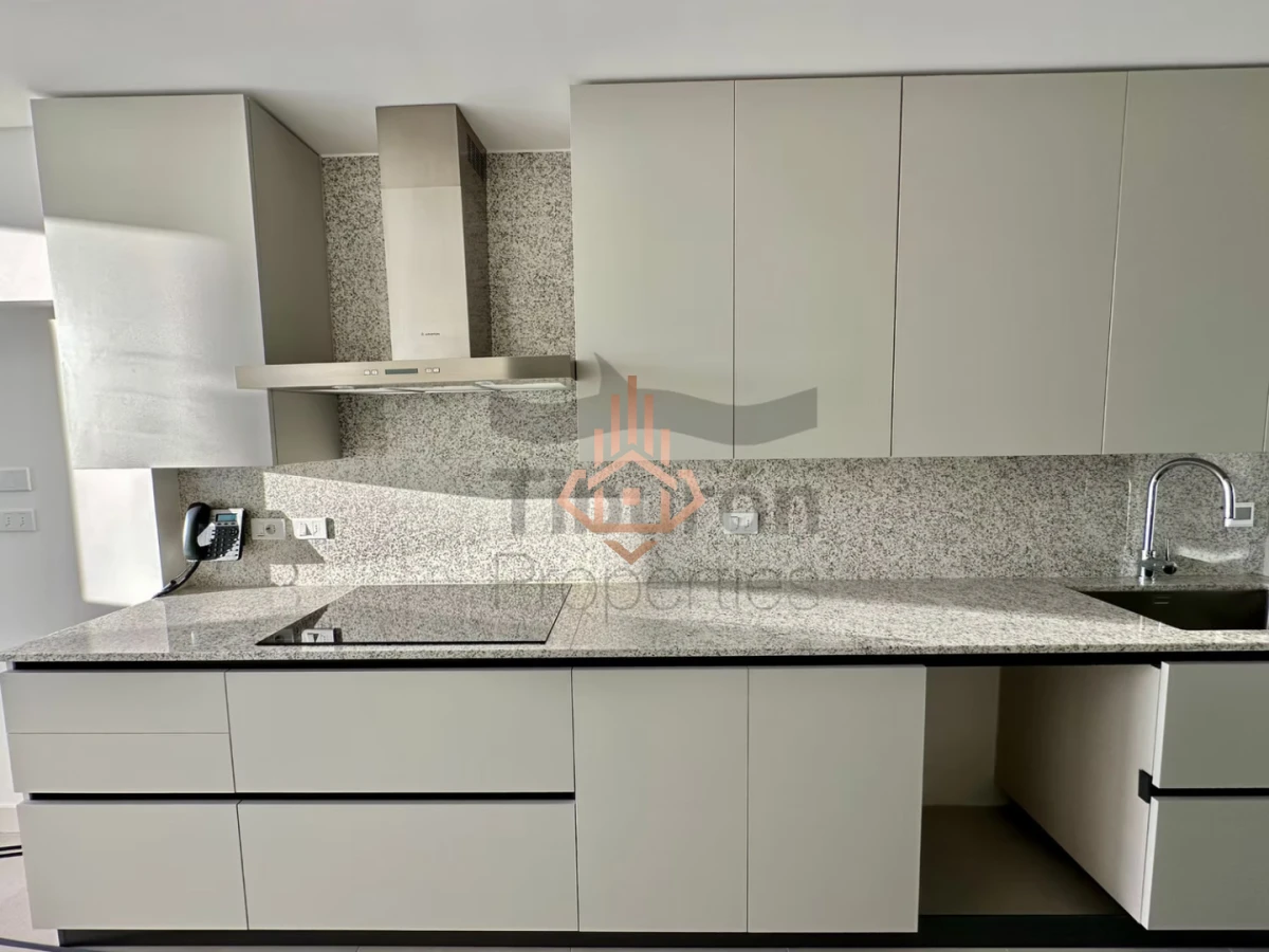 Le Parc III - Piso alto frente al mar