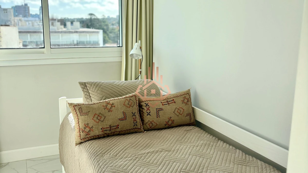 Apartamento en Venta 3 suites + servicio en Paramount Tower, Playa Mansa