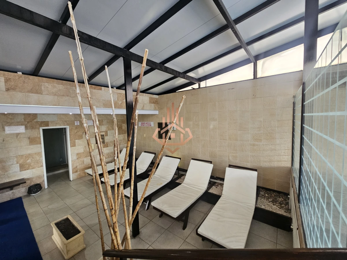 Venta de Apartamento de Dos Dormitorios y Medio Piso Alto