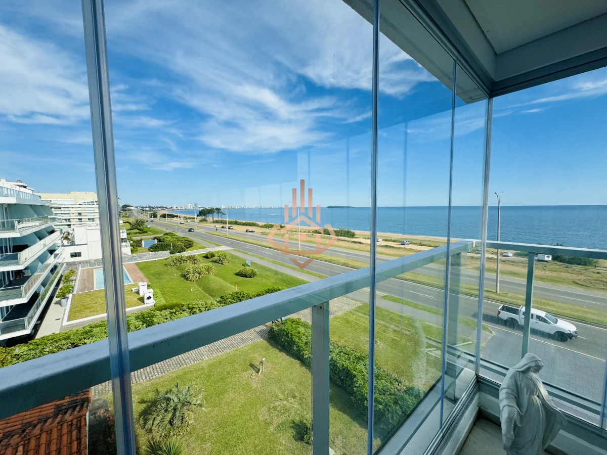 Venta Apartamento Penthouse 4 dormitorios, Frente al mar