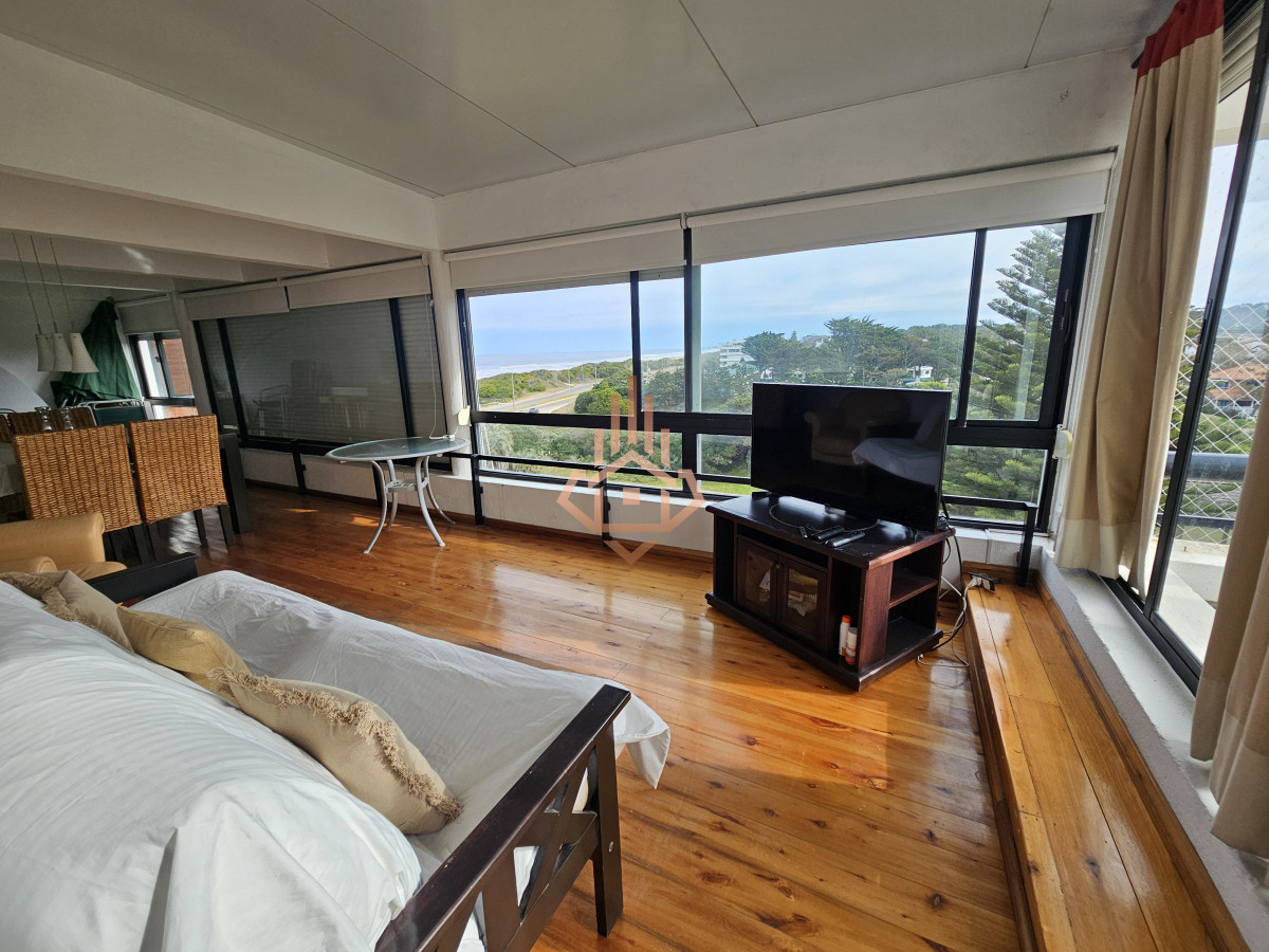 Se Alquila Espectacular Departamento Frente al Mar 4 Dormitorios Playa Brava Frente al Mar