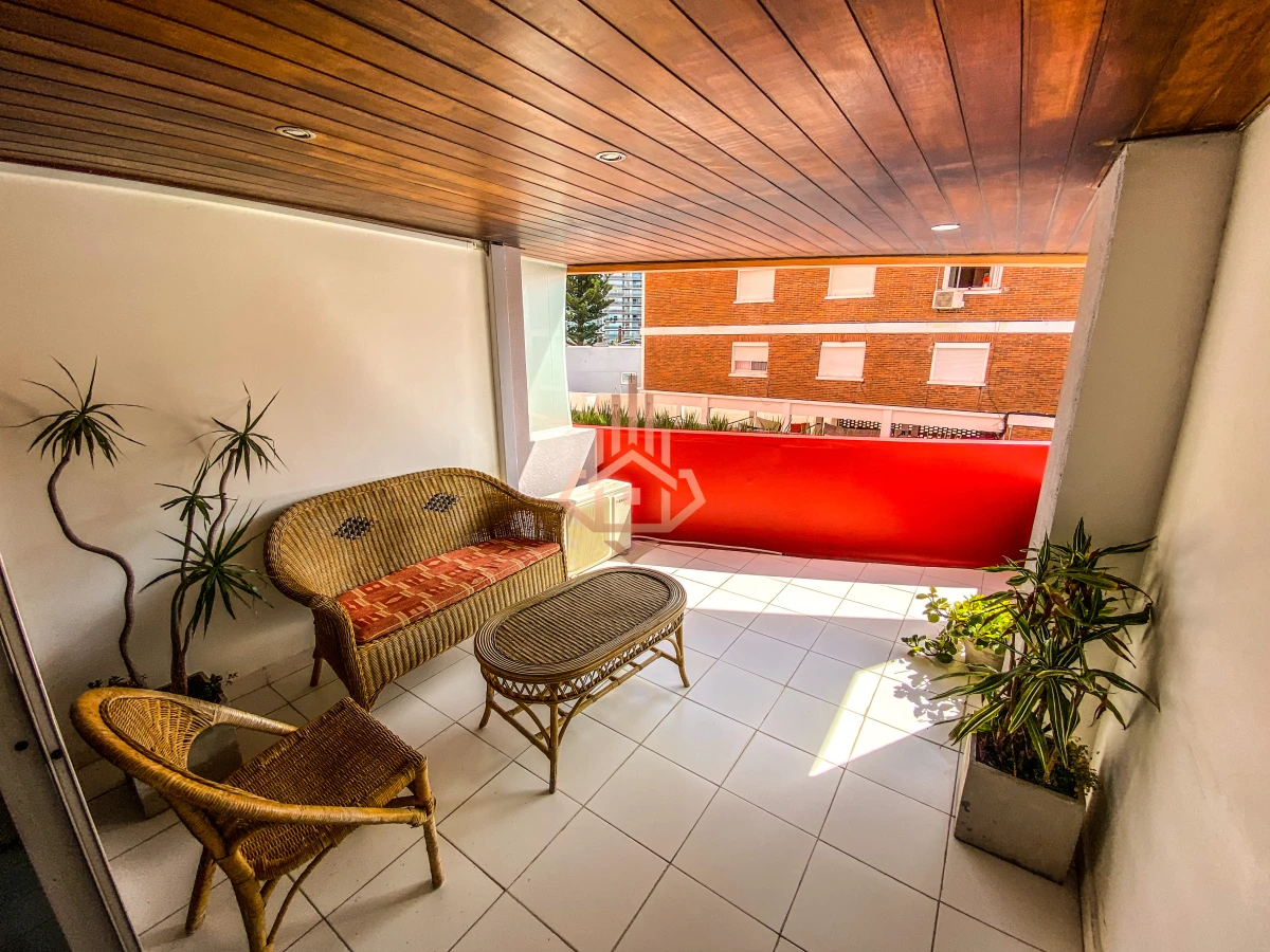 ¡Oportunidad única en Parada 3 de la Brava, Punta del Este! Apartamento 2 dormitorios y medio