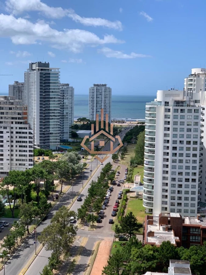Venta Apartamento de 3 dormitorios con vista al mar. - Foto 1