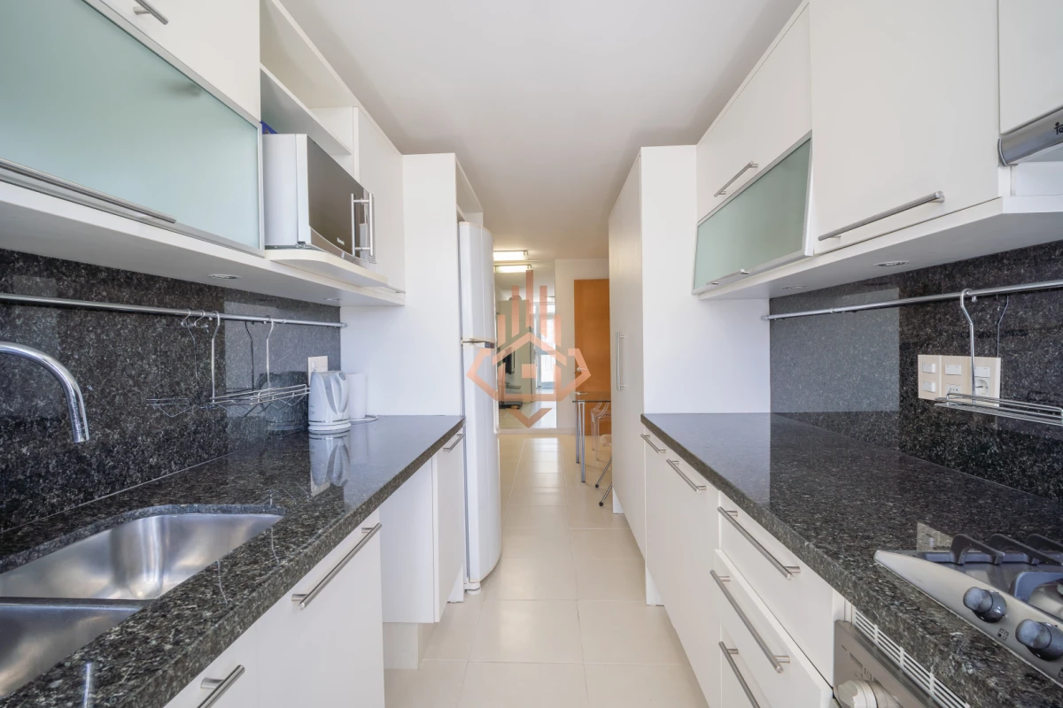 Comodo Apartamento de 3 suites