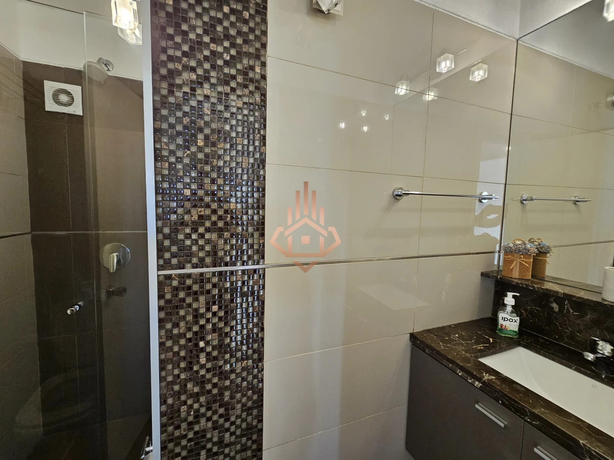 Penthouse en Roosevelt, Dos Cuartos, Dos Baños, 6 Personas, Psicina Cancha de Tenis