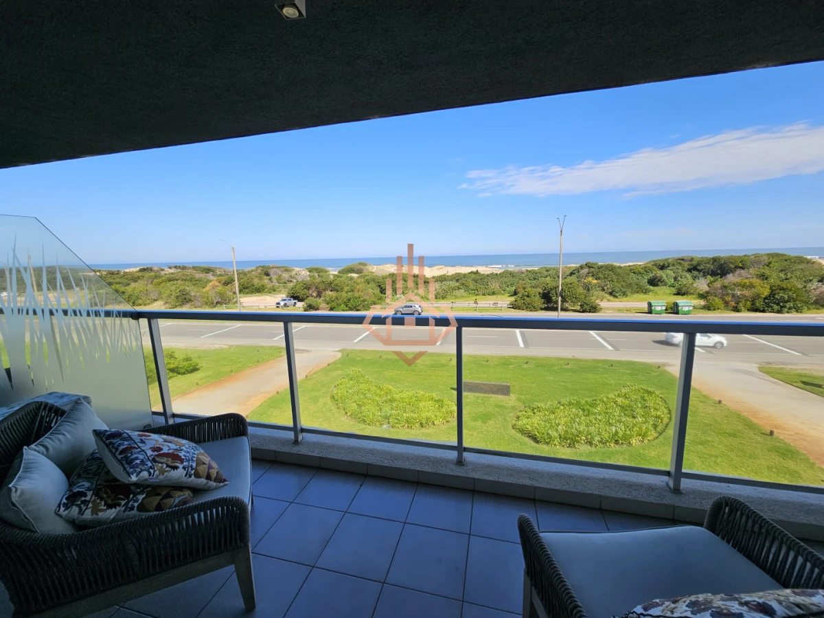 Alquiler de 3 Dormitorios en Suite en Primera Línea de la Brava