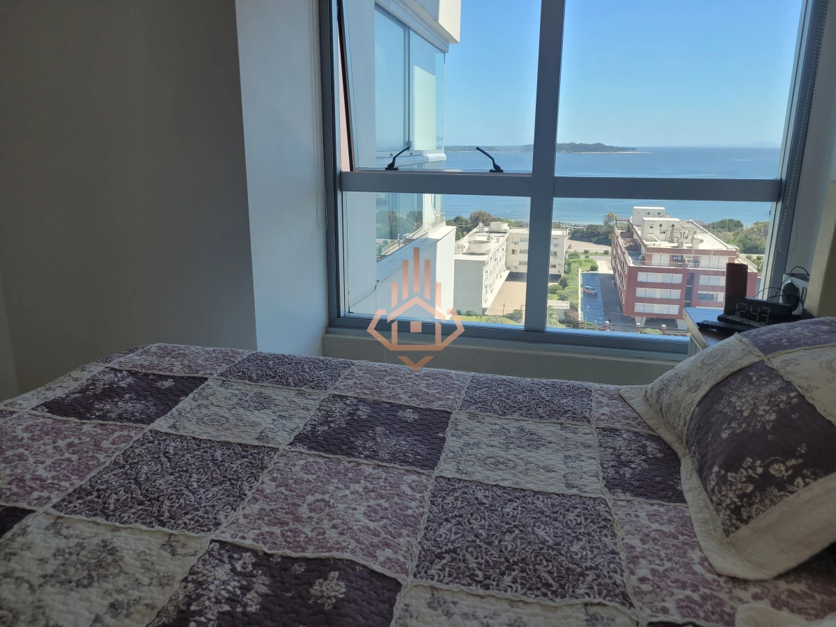 Venta de apartamento piso alto con vista al mar  Edificio Art Boulevard