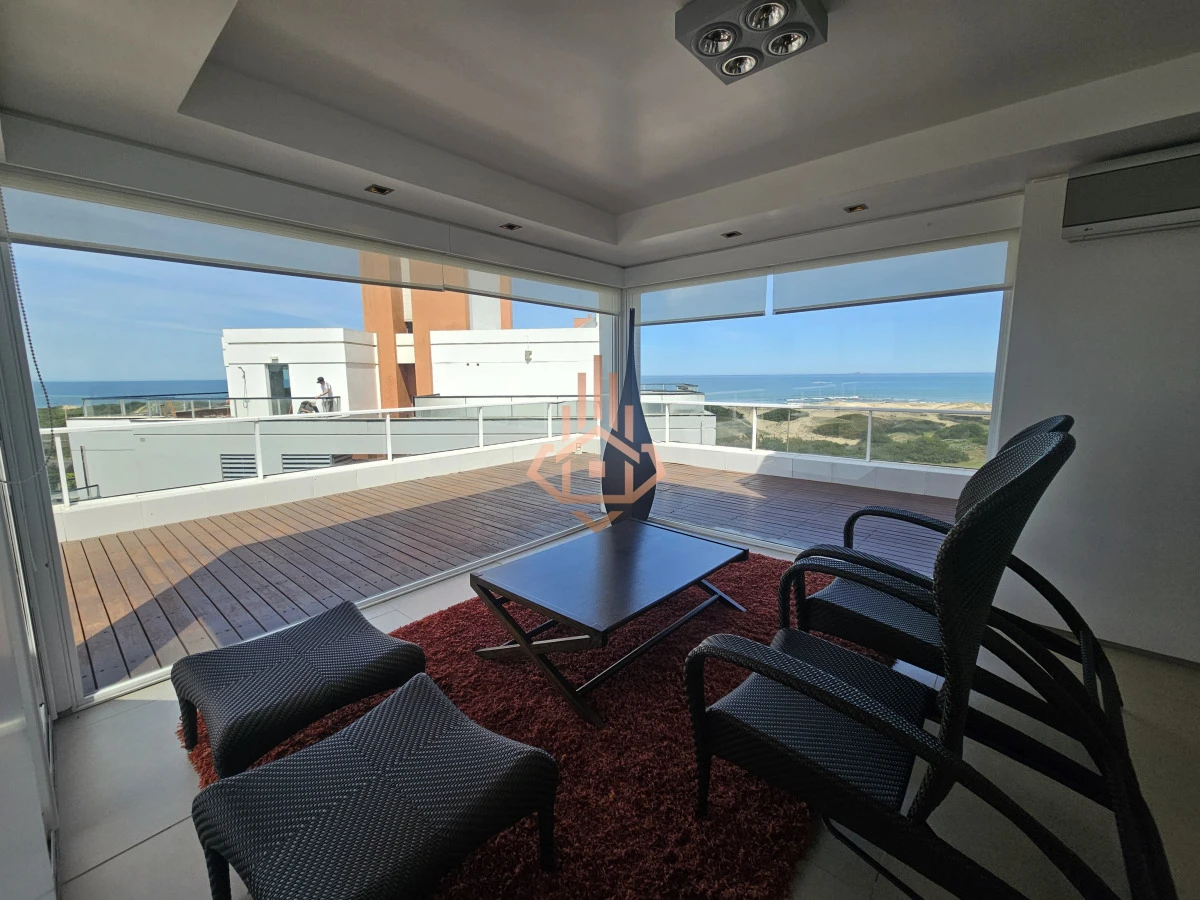 Se Vende Depto en Primera Linea de 4 Dormitorios en Suite Playa Brava