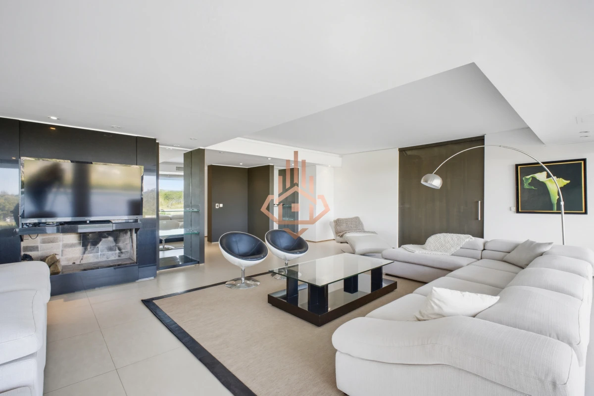 Espectacular Apartamento en Venta de 6 Dormitorios 6 Cocheras Increible Terraza con Piscina Privada