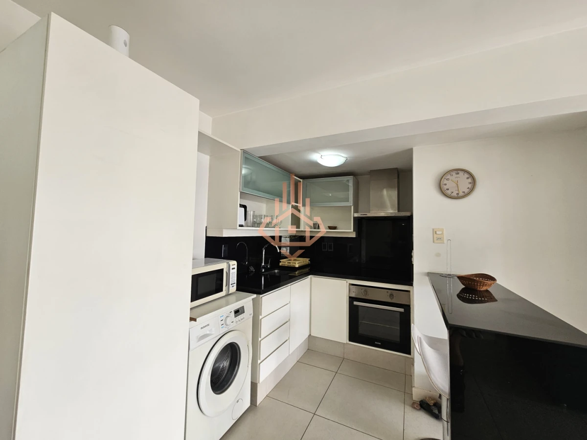 Se Vende Apartamento de Dos Dormitorios con Balcon y Vista en la Península