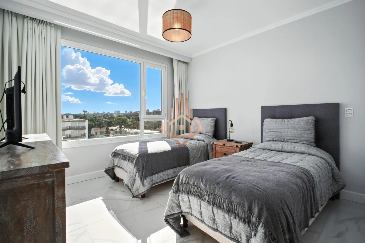 Apartamento en Venta 3 suites + servicio en Paramount Tower, Playa Mansa