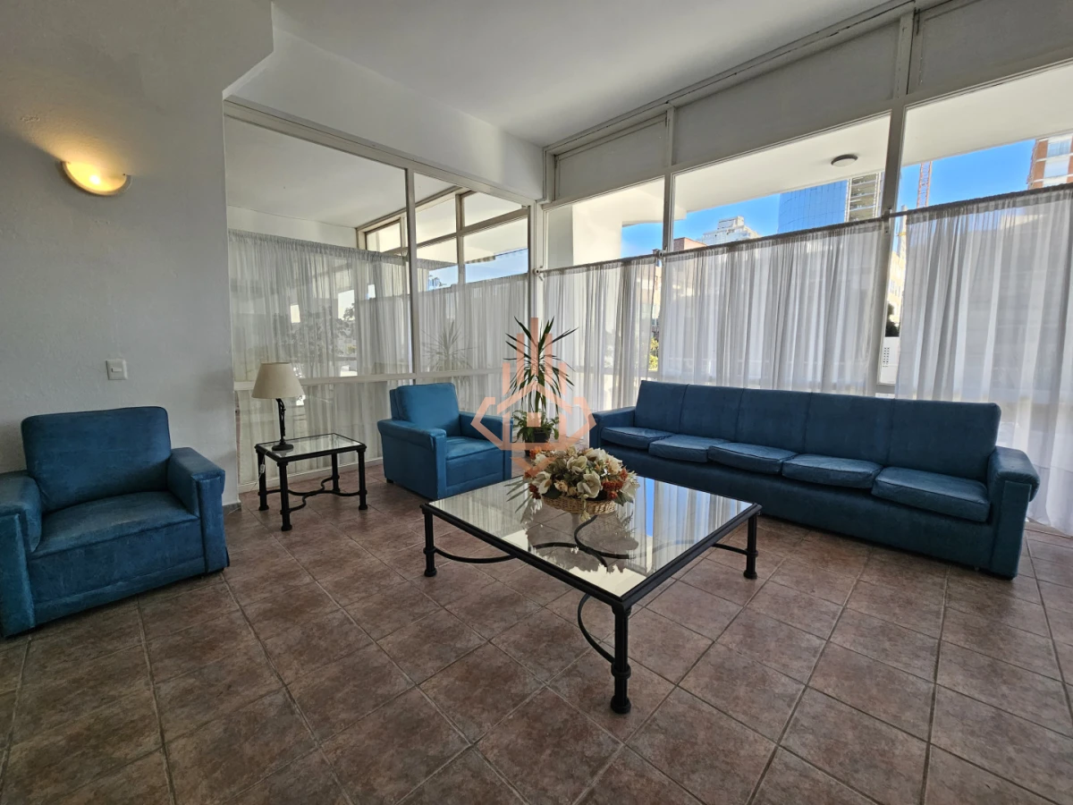 Se Vende Apartamento de un Dormitorio con Balcon en la Peninsula de Punta Dle Este