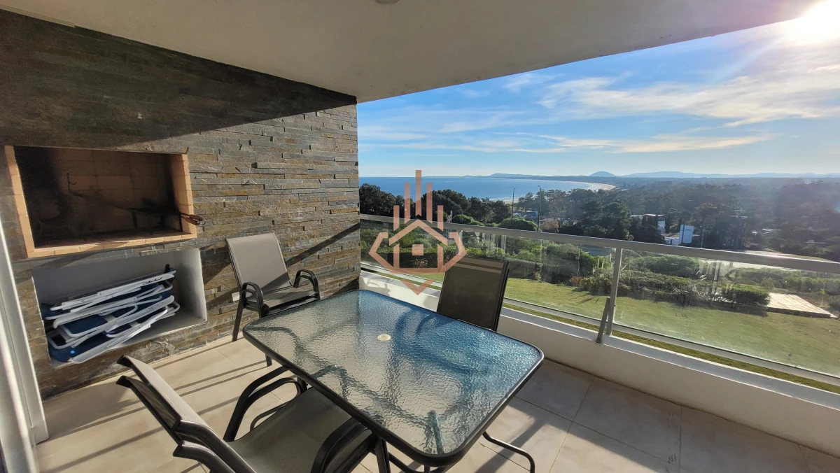 Apartamento dúplex en venta con vista panorámica en Punta Ballena