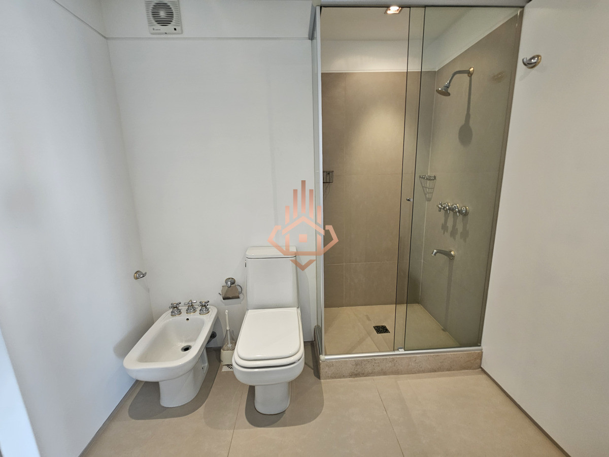 Se Vende Depto en Primera Linea de 4 Dormitorios en Suite Playa Brava