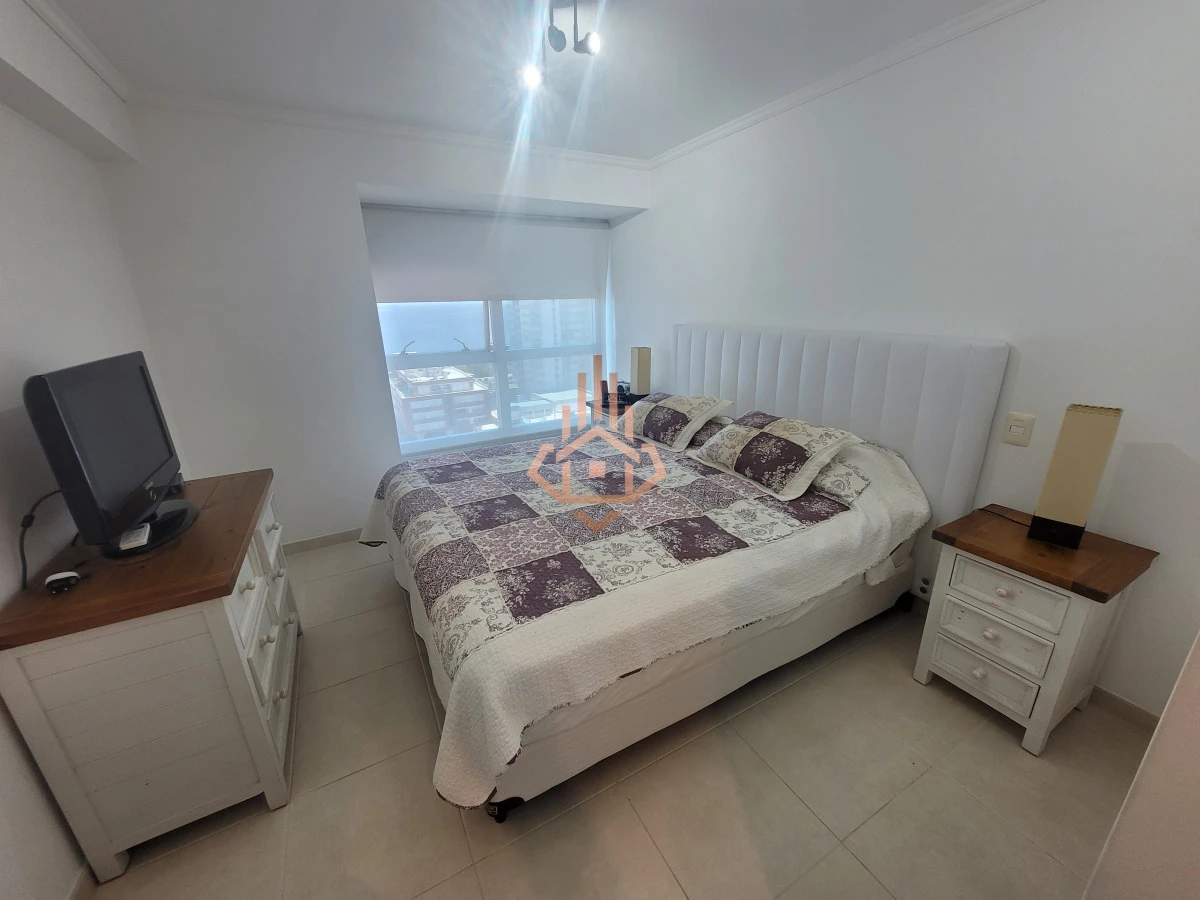 Venta de apartamento piso alto con vista al mar  Edificio Art Boulevard