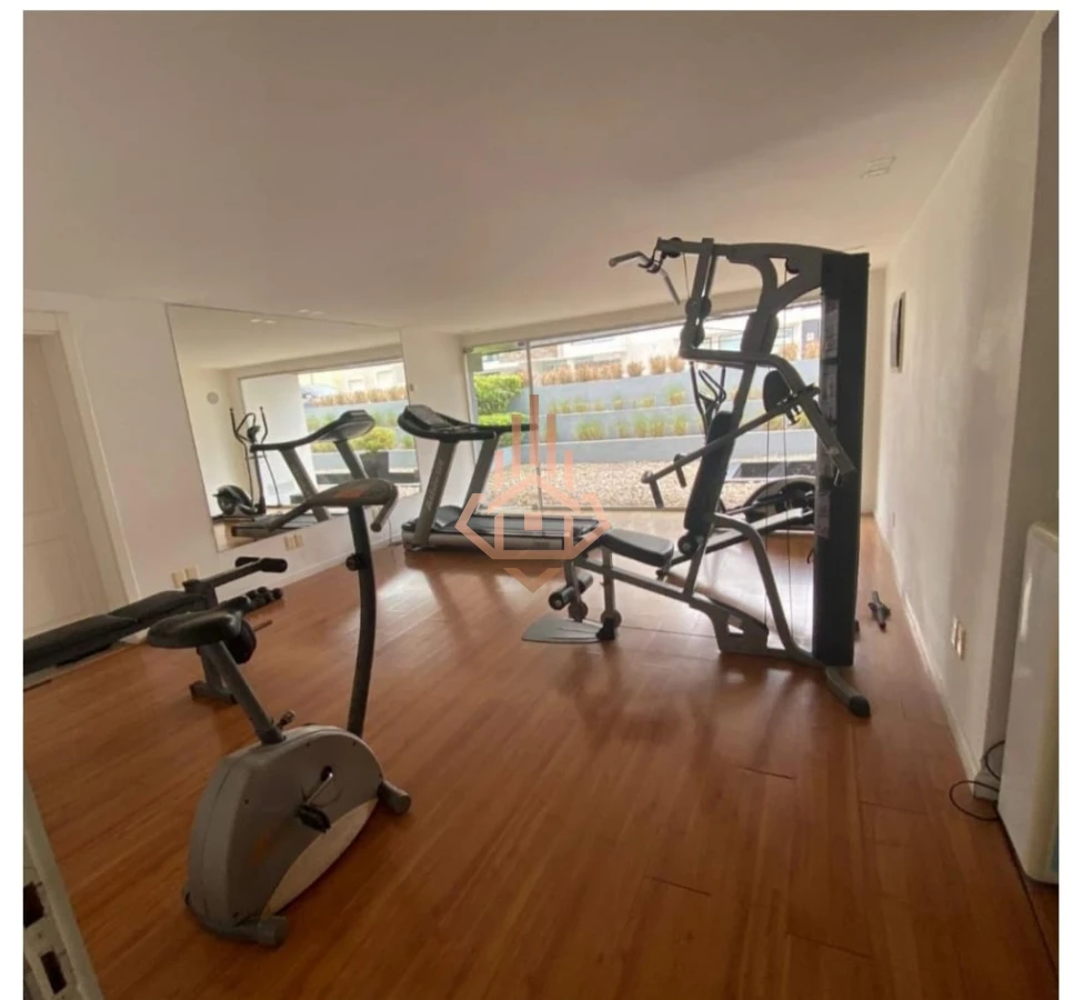 Apartamento con garage y balcón en la Peninsula