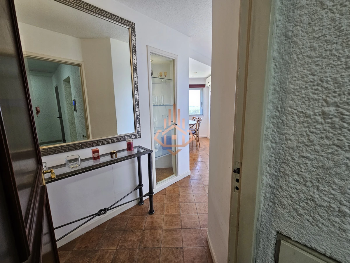 Penthouse en Roosevelt, Dos Cuartos, Dos Baños, 6 Personas, Psicina Cancha de Tenis