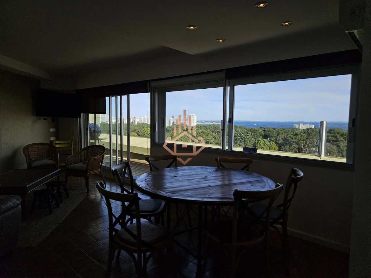 Penthouse en Roosevelt, Dos Cuartos, Dos Baños, 6 Personas, Psicina Cancha de Tenis