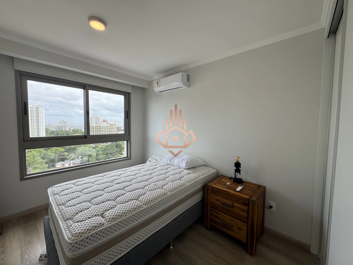 Departamento en alquiler anual y Venta 2 dormitorios Punta del Este