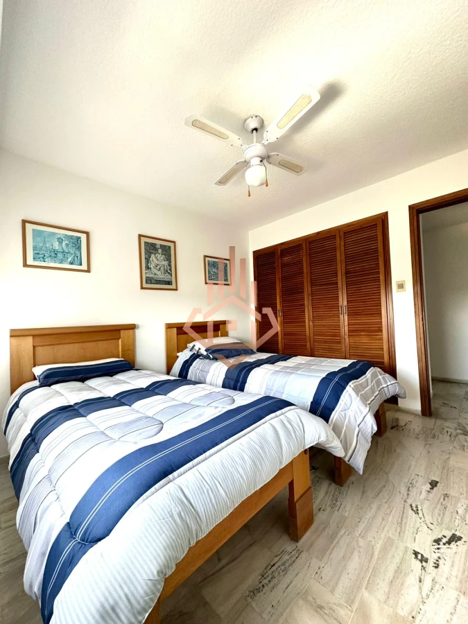 Venta Apartamento 3 dormitorios más dependencia sobre Roosevelt