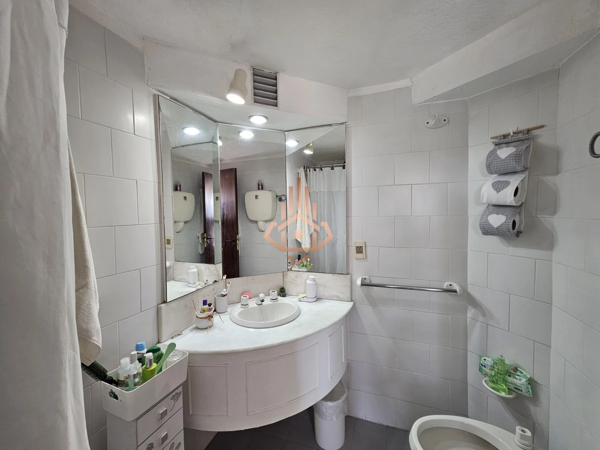 Alquiler temporal, e cuartos y medio, zona Roosevelt