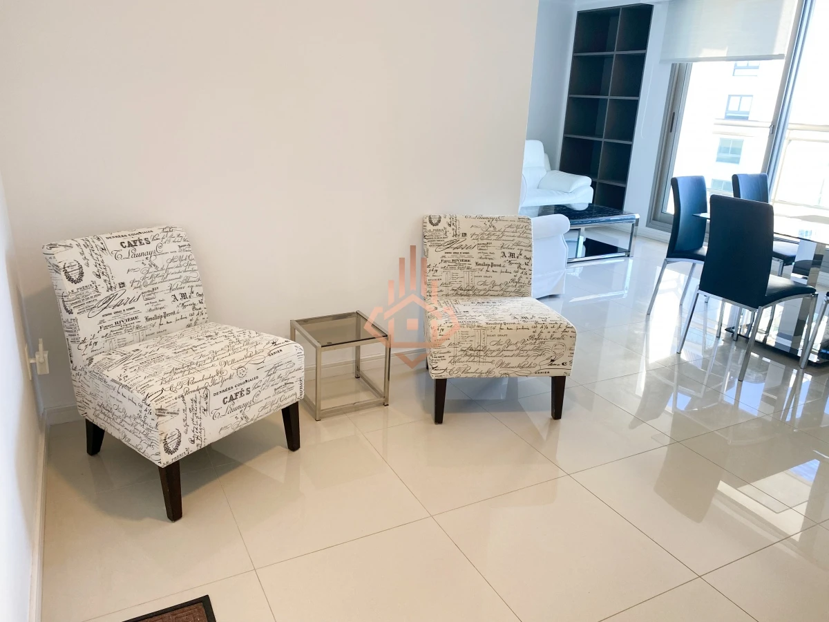 Venta departamento de 2 dormitorios + Vista al Mar. Piso alto.