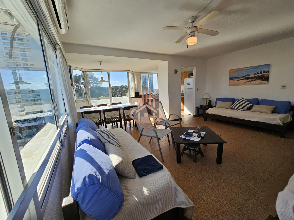 Alquiler temporal, e cuartos y medio, zona Roosevelt