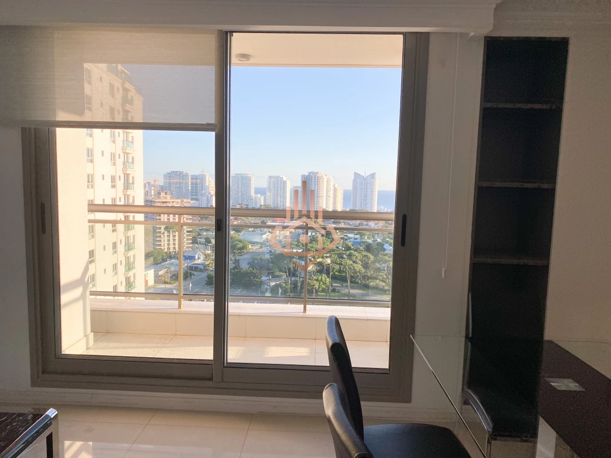 Venta departamento de 2 dormitorios + Vista al Mar. Piso alto.