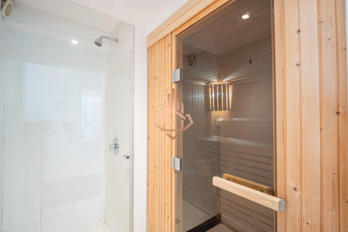 Oportunidad en la Península: 1 dormitorio con amenities y cochera